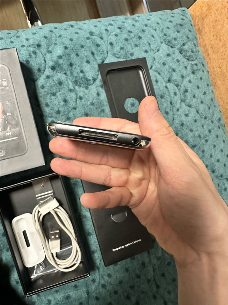 A1213 아이팟 터치 1세대 이미지