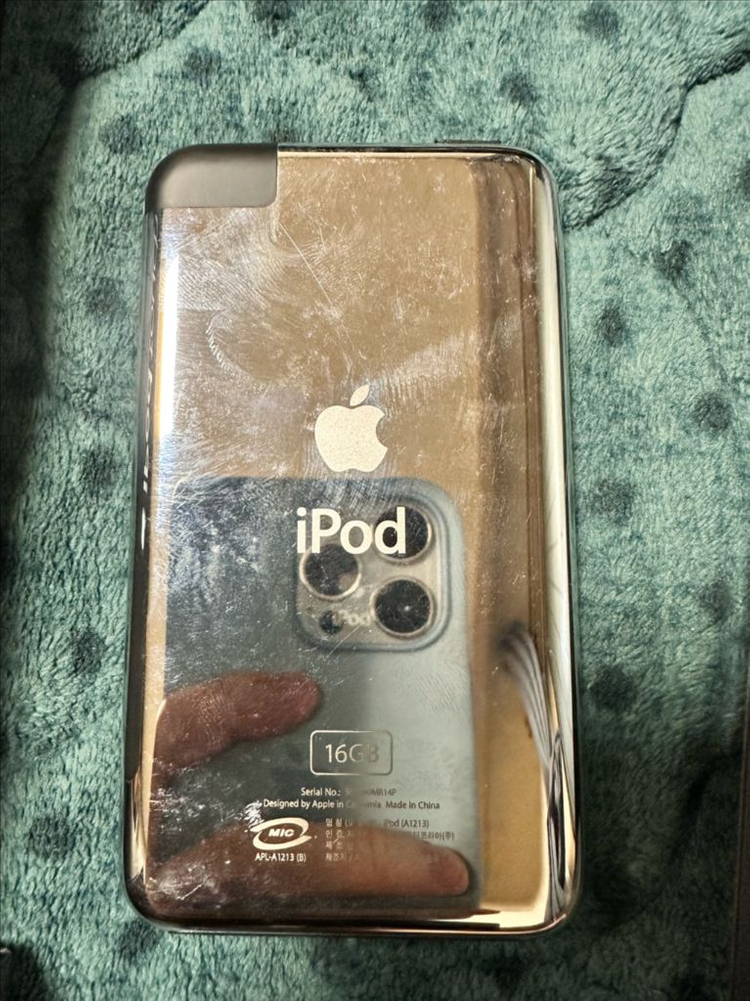 A1213 아이팟 터치 1세대 이미지