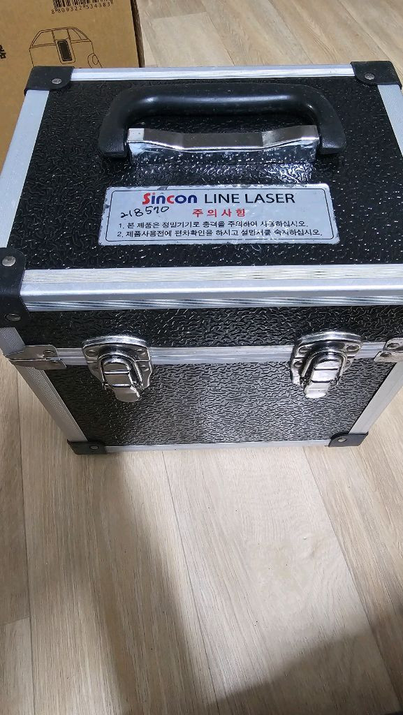 신콘 레이저 레벨기SL-270SP 팝니다 이미지