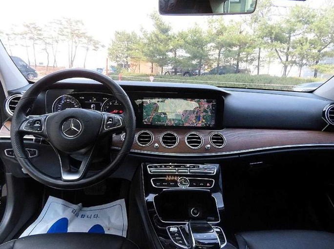 18년식 벤츠 E클래스 E300익스클루시브 스탠다드(완전무사고,1인신조,키2개,시운전가능,할부가능,최저가) 이미지