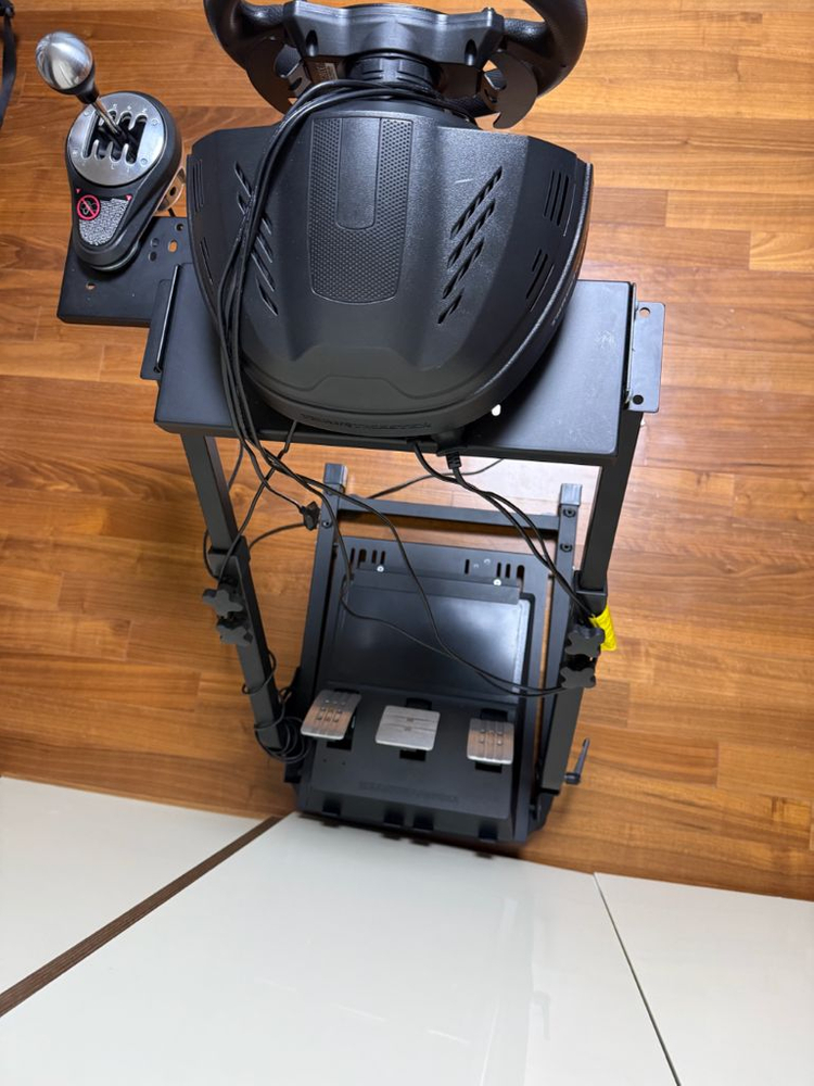 트러스트마스터 T300rs + th8a 이미지