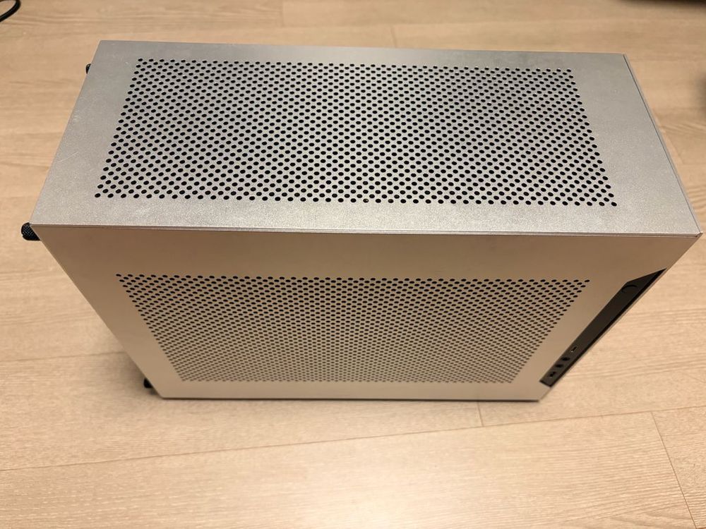 9950x3d 64gb 리안리sff 반본체(글카x)팜 램제외230만 팜 이미지
