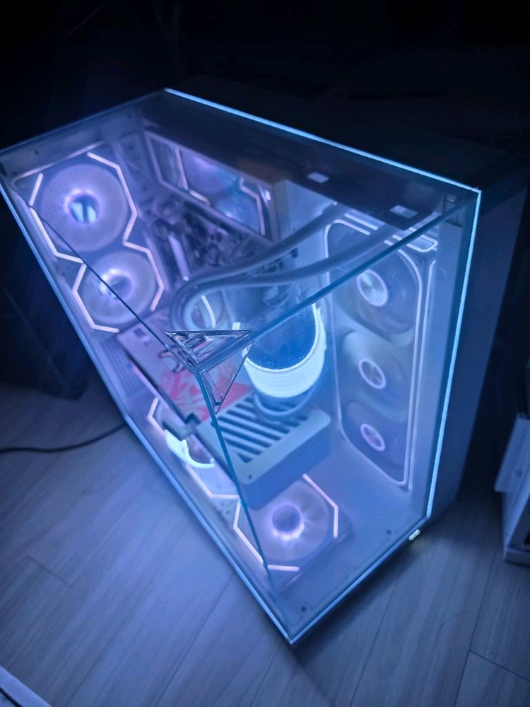 라이젠7 9800X3D 2TB RTX5080 신품PC 팝니다 이미지