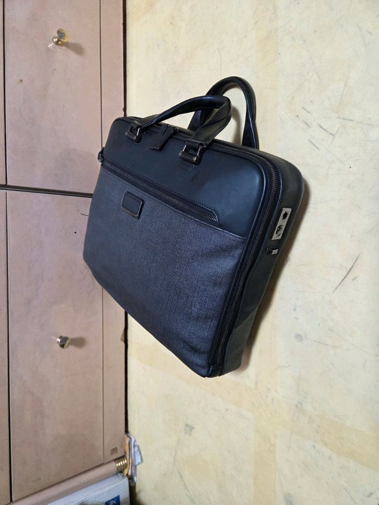 투미 정품 애쉬 이미지