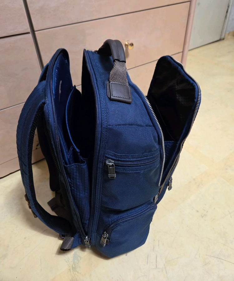 투미 정품 애쉬 이미지