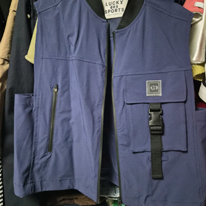 럭키슈에뜨 조끼팝니다 이미지