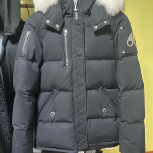 무스너클 쓰리쿼터 이미지