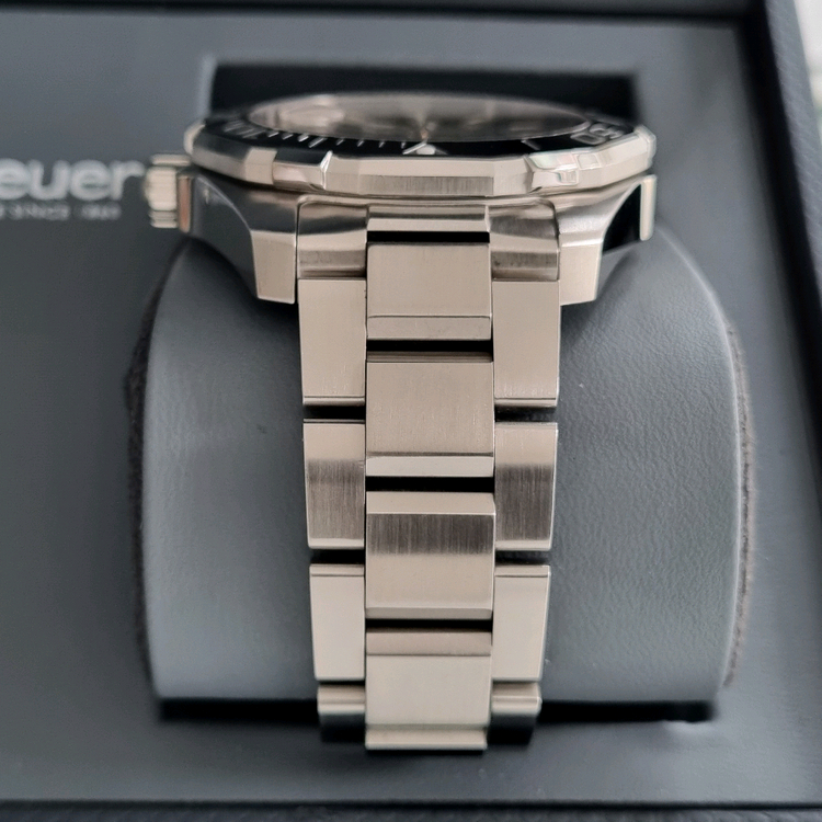 태그호이어 아쿠아레이서 구형 오토 검판 43mm WAY201A(2020년식) 이미지