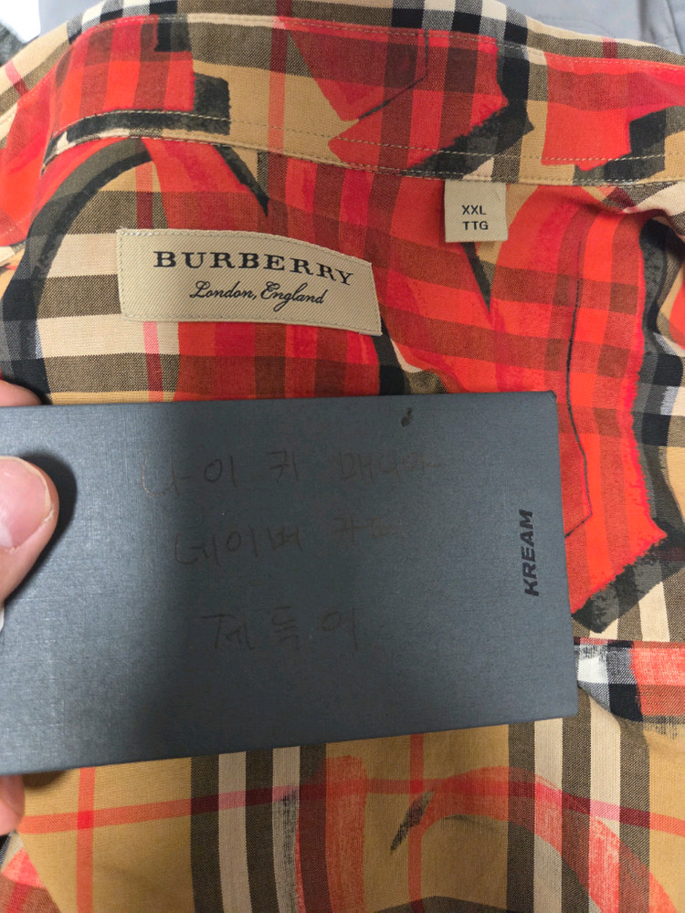 [XXL]버버리 그래피티 셔츠 레드 이미지