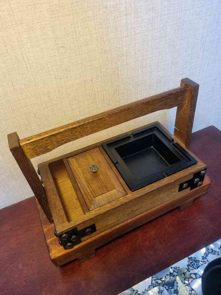 [근대사 기물]한국 나전칠기 자개 상감 연초함+일본 이동식 무쇠 연초함 이미지