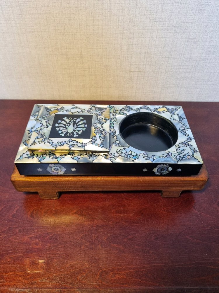 [근대사 기물]한국 나전칠기 자개 상감 연초함+일본 이동식 무쇠 연초함 이미지