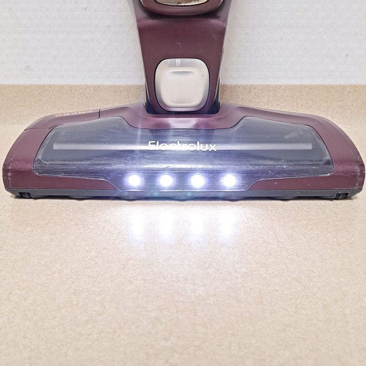 정상작동 일렉트로룩스 무선청소기 배터리43분 와인색 2in1 스틱+핸디형 이미지