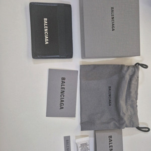 발렌시아가 남성 카드지갑 판매합니다 이미지