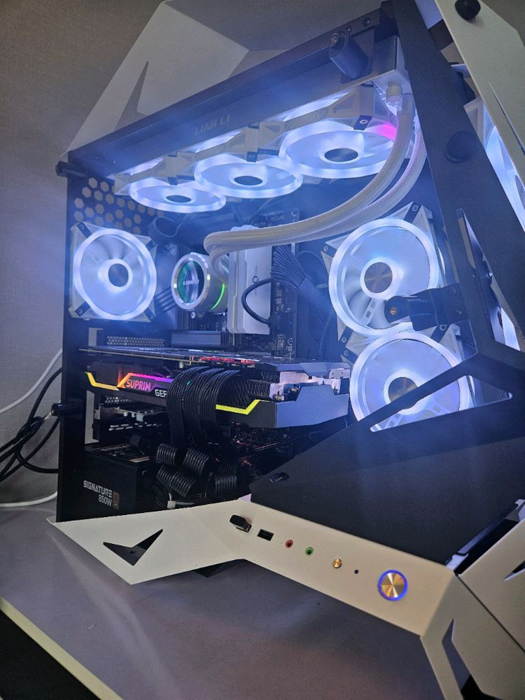 고성능 컴퓨터 팝니다.14700k 3080슈프림x12g 지스킬 6400 cl32 32gb 이미지