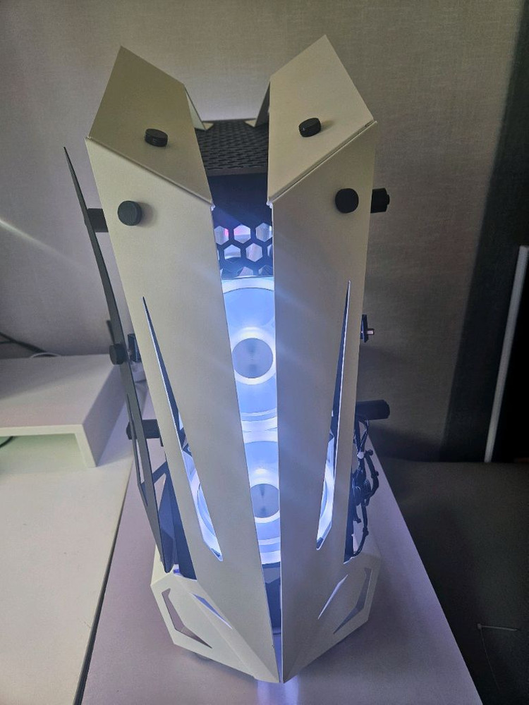 고성능 컴퓨터 팝니다.14700k 3080슈프림x12g 지스킬 6400 cl32 32gb 이미지