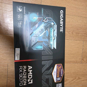 기가바이트 9070xt gamic oc 화이트 이미지