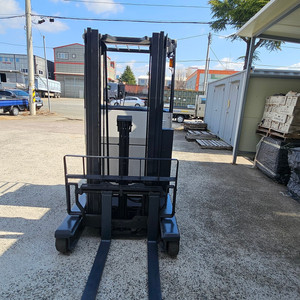 배터리 2017년식 클라크 입식 1.5톤 전동지게차 삼단 4.3M인상 360만 이미지