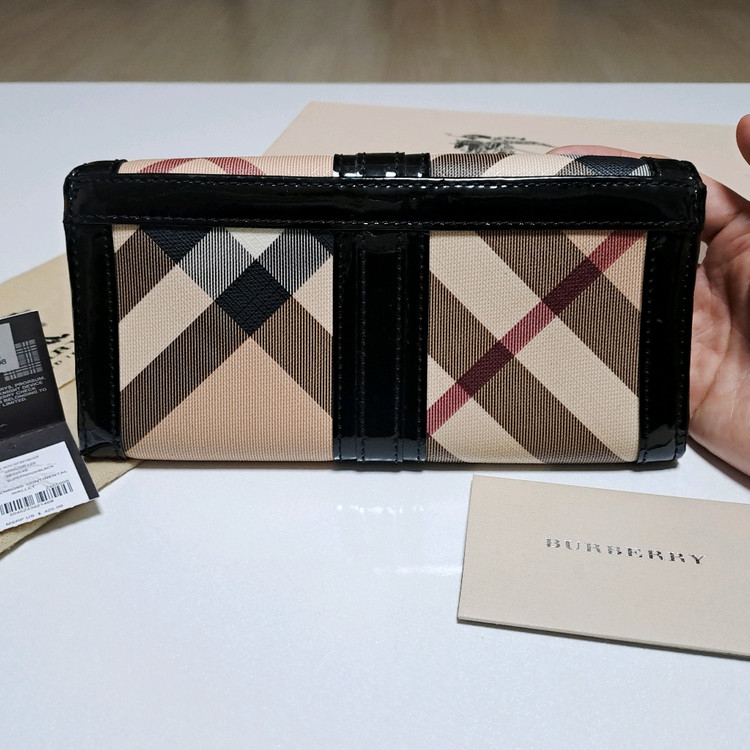 [100%/정품] 버버리 체크 장지갑 블랙 에나멜, 정품 택 박스 포함, 버버리지갑,버버리장지갑 이미지