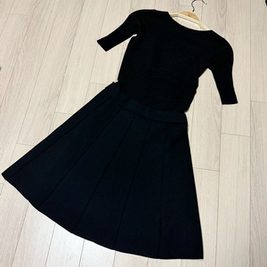 클럽모나코 꼬임 랩 니트 배색 원피스 플레어 골지 5부 반팔 블랙 트임 이미지