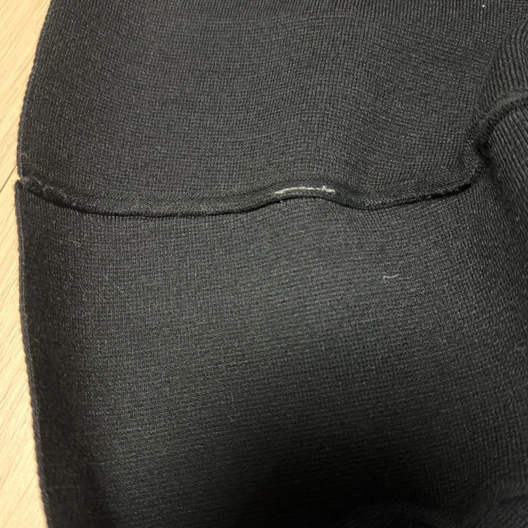 클럽모나코 꼬임 랩 니트 배색 원피스 플레어 골지 5부 반팔 블랙 트임 이미지