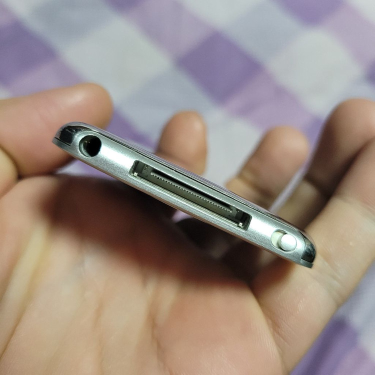 애플 아이팟 나노 3세대 A1236 4기가 부품용 이미지