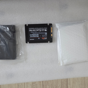 삼성 870EVO V-NAND SSD 1TB 2.5인치 노트북 PS4 투명 외장하드케이스 전자제품용 포켓 드라이버 이미지