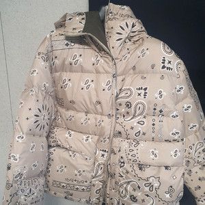 폼스튜디오패딩 이미지