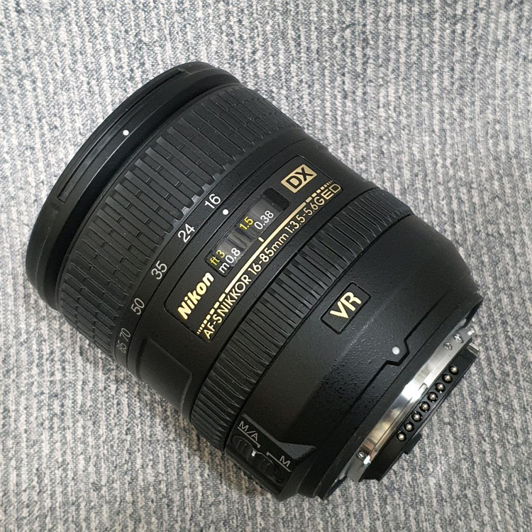 니콘 AF-S 16-85mm 줌렌즈 이미지