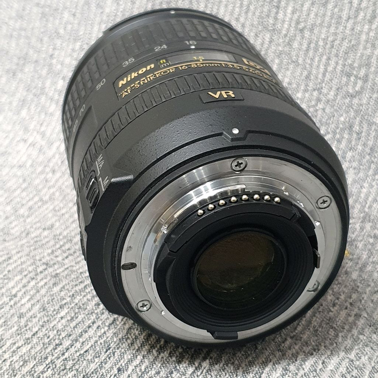 니콘 AF-S 16-85mm 줌렌즈 이미지