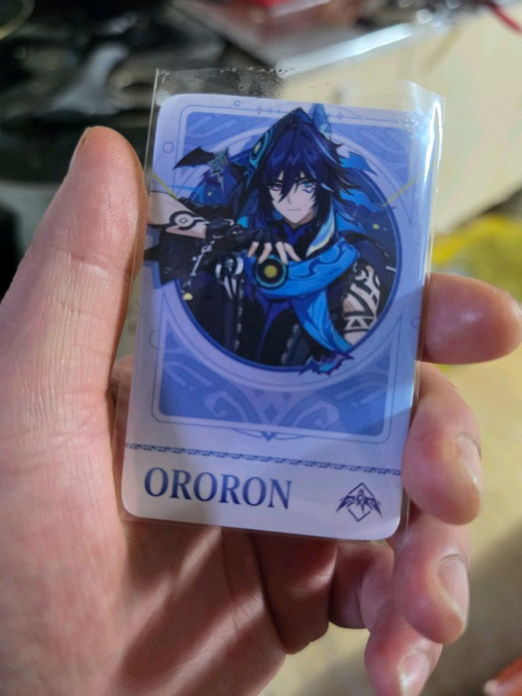 원신 맘스터치 콜라보굿즈 스탠드, 올로룬 포카 이미지