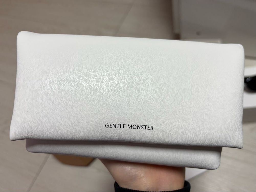 젠틀몬스터 보이드 01 이미지