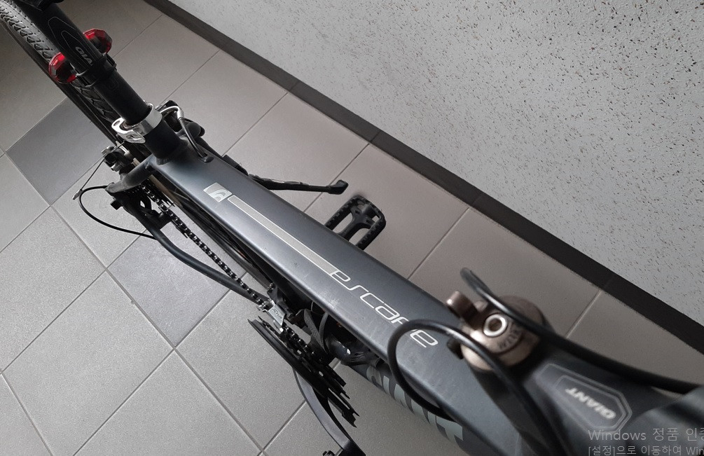 자이언트 상위모델 에스케이프1 카본포크 하이브리드 자전거 실내보관 상태좋음 이미지