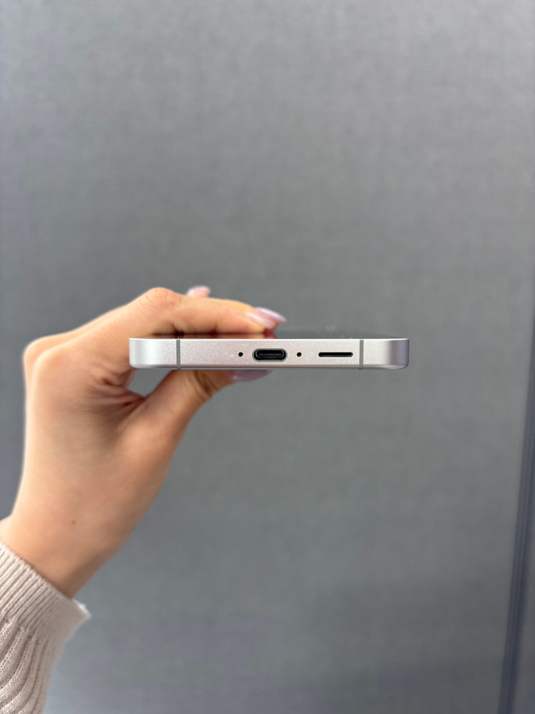 삼성 갤럭시 S24FE 256gb 실버／ 중고폰업무폰저가폰세컨폰공기계게임폰효도폰게임폰알뜰폰 이미지