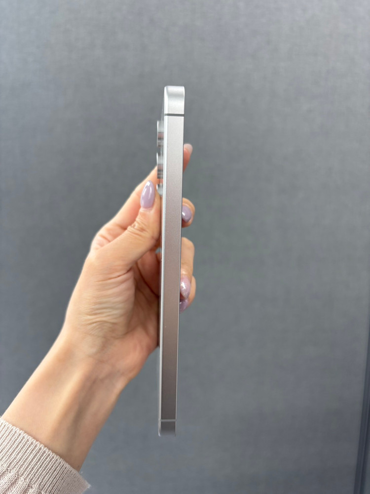 삼성 갤럭시 S24FE 256gb 실버／ 중고폰업무폰저가폰세컨폰공기계게임폰효도폰게임폰알뜰폰 이미지