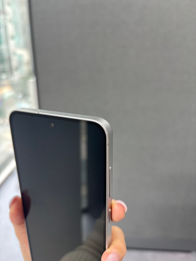 삼성 갤럭시 S24FE 256gb 실버／ 중고폰업무폰저가폰세컨폰공기계게임폰효도폰게임폰알뜰폰 이미지