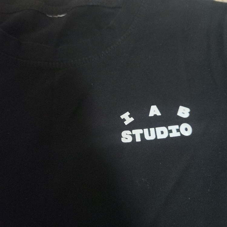 IAB STUDIO 키즈 반팔 티셔츠 150 사이즈 (2장)검정색은 판매완료!! 이미지