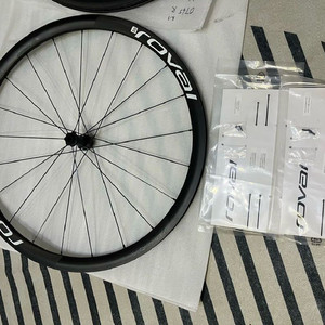 로발 알피니스트 clx2 카본디스크 클린쳐 휠셋 이미지