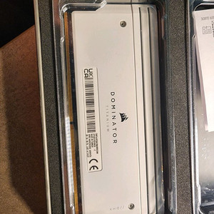 커세어 도미네이터 DDR5 CL30 6000 32GB 1EA 화이트 이미지
