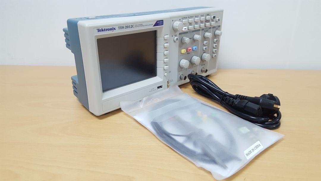 Tektronix TDS2012C 텍트로닉스 중고오실로스코프 100MHz 2ch 판매 이미지