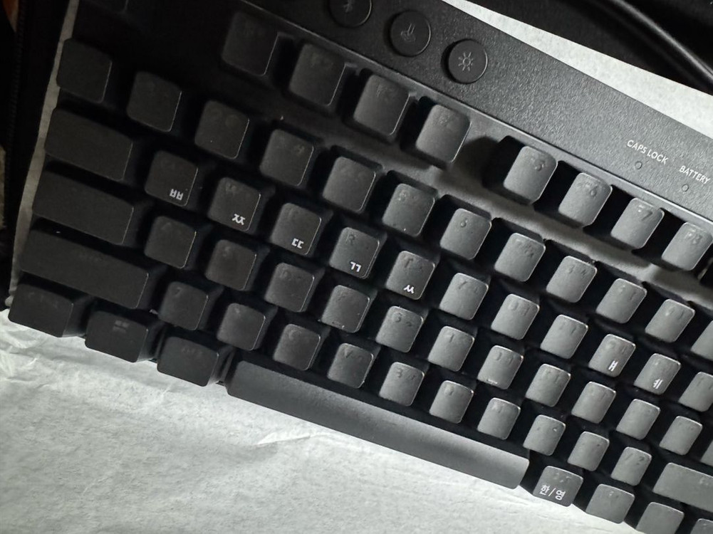 로지텍 PRO X TKL LIGHTSPEED 게이밍 키보드 블랙, 택타일 이미지
