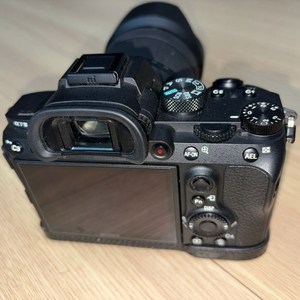 소니 A7M3 풀프레임 카메라 + FE28-70mm 렌즈 이미지