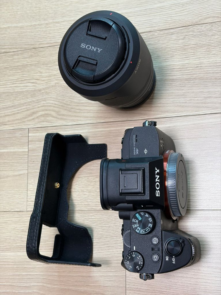 소니 A7M3 풀프레임 카메라 + FE28-70mm 렌즈 이미지