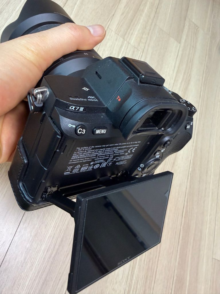 소니 A7M3 풀프레임 카메라 + FE28-70mm 렌즈 이미지