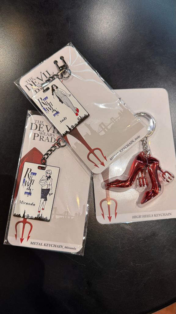 악마는 프라다를 입는다 CGV 키링 & 사원증 미개봉 25일 이미지