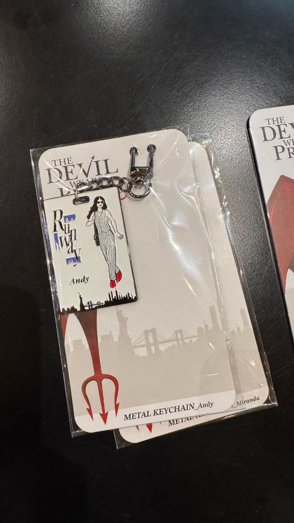 악마는 프라다를 입는다 CGV 키링 & 사원증 미개봉 25일 이미지