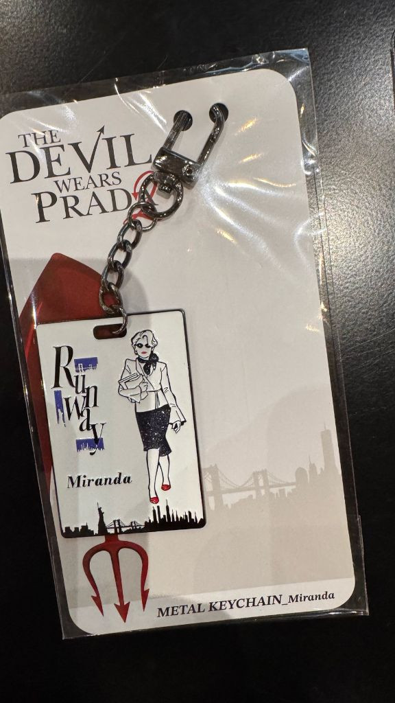 악마는 프라다를 입는다 CGV 키링 & 사원증 미개봉 25일 이미지