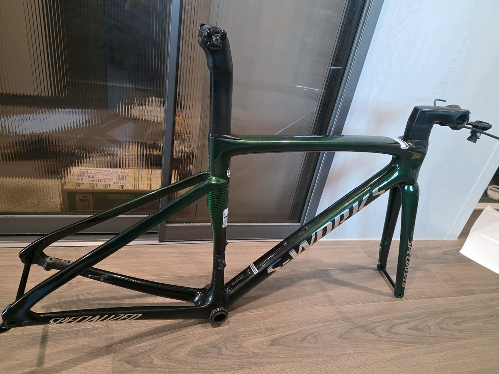 에스웍 타막 sl7 그린틴트 프레임 팝니다 이미지