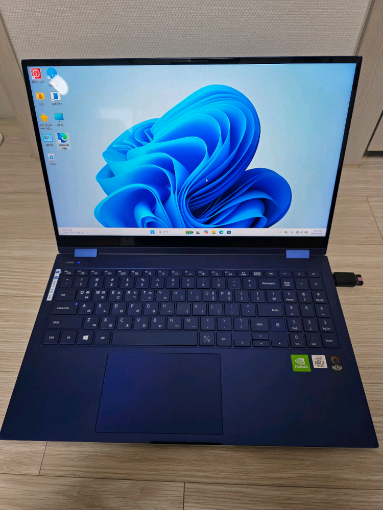삼성 갤럭시북 플렉스 NT950QCG 360 i7 512GB 노트북/신품급 이미지
