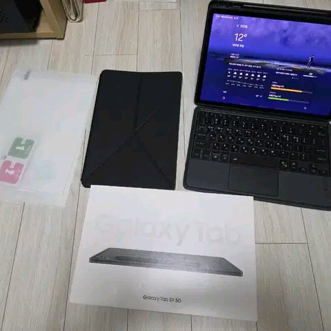 갤럭시탭 S9 5G 256gb + 블루투스 키보드 등 풀세트 이미지