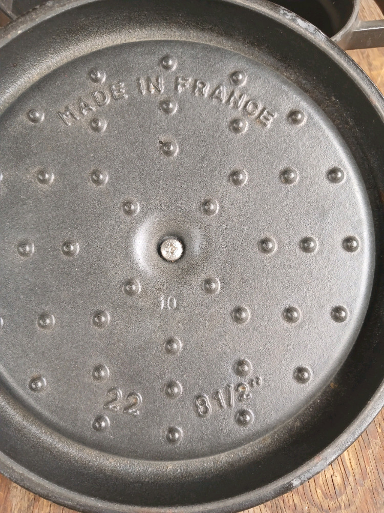 스타우브 꼬꼬떼 22cm 블랙 무쇠 냄비 이미지